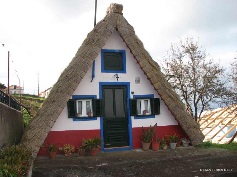 Santana, casas de colmo, tentvormige huisjes met een rieten dak