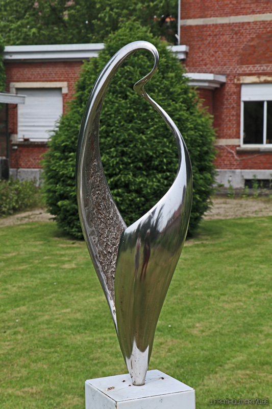 sculpturen in de tuin van het Kunstcentrum Hellemans, Edegem, 