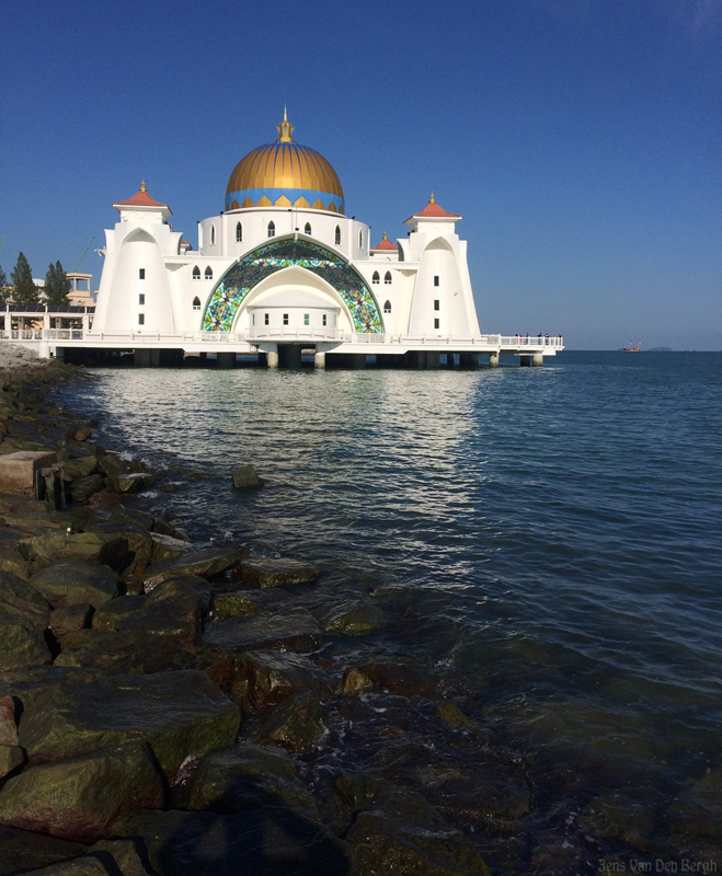 Masjid Terapung Selat Melaka